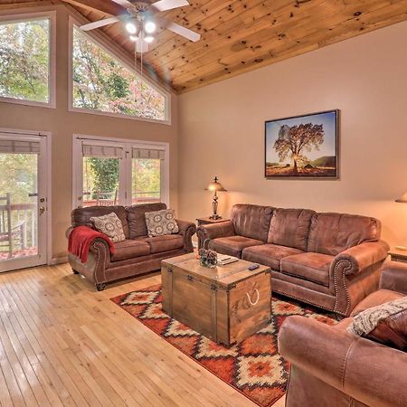 Rustic Red Cabin With Deck In Maggie Valley Club! Kültér fotó