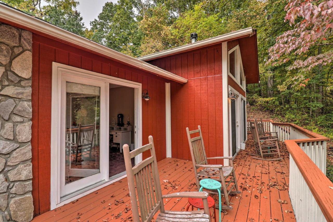 Rustic Red Cabin With Deck In Maggie Valley Club! Kültér fotó